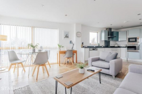 StarHost Residences - Stunning 2 bed apartment in West Mills, Newbury